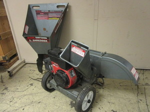 lot 322 image: SEARSCRAFTSMAN CHIPPERSHREDDER