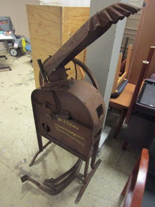lot 323 image: MYSTERY MACHINE