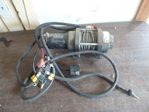 lot 13 image: Warn Industries Winch