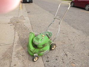 lot 40 image: Lawn Boy Push Lawn Mower