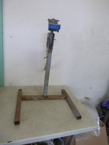 lot 67 image: Snowmobile Lift