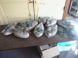 lot 85 image: 8 Vintage Duck Decoys