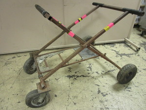 lot 413 image: RACING GO-KART PIT WORK-STATION STAND, ON WHEELS, FOLDING