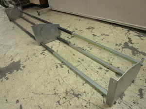 lot 417 image: PIT PAL RACING GO-KART TELESCOPING TIRE RACK