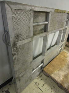 lot 469 image: RACING GO-KART PIT STATION