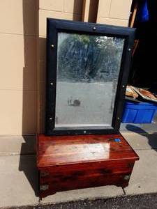 Chest 17x34x17, Mirror 30x40