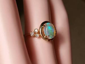 Firey .89 Carat Welo Opal and Diamond Estate Ring in 14k Yellow Gold $1450 Retail