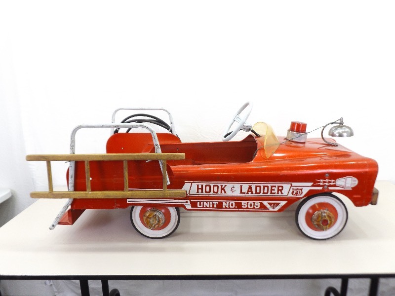 Vintage 1950's Hook and Ladder Firetruck Metal Pedal Car | EC #330