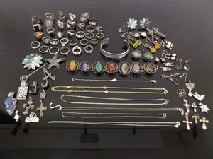 lot 61 image: 332.8 Grams of Wearable Sterling Silver Jewelry