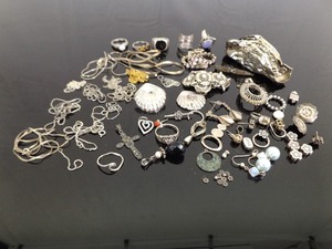 lot 62 image: 189.3 Grams of Scrap .925 Sterling Silver Jewelry