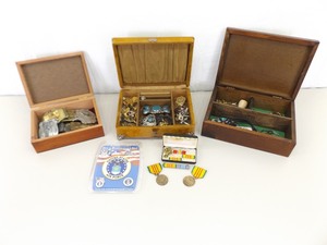 lot 65 image: Lot of Mens Bolo Ties, Belt Buckles, Cufflinks, War Medals Jewelry, etc.