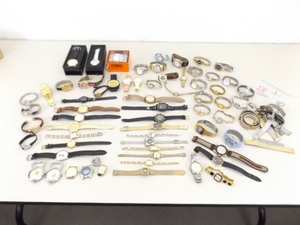lot 66 image: Large Lot of Watches, Bands, Pieces and Parts