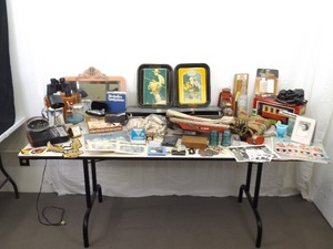 lot 100 image: Large Lot of Misc. Collectibles