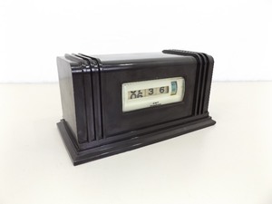 lot 94 image: Vintage Art Deco Numechron Tymeter Electric Clock