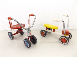 lot 6 image: 2 Small 1950s Kids Toddler Scooters