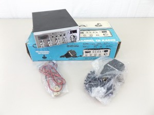 lot 21 image: Newer in Original Box Cobra 25 GTL 40 Channel CB Radio
