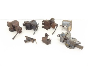 lot 23 image: Lot of 7 Vintage and Antique Iron Bench Vises