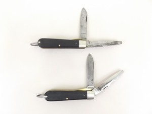 lot 25 image: 2 Camillus US Military Electricians Pocket Knives