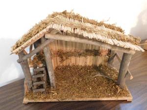 Nativity Figurines & Stable