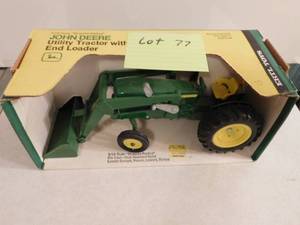 John Deere Utility  Tractor with End Loader 116 Scale