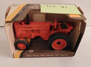 John Deere Model MI 1947 Tractor 116 Scale