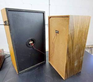 lot 312 image: Vintage Acoustic Design Audio series 707 3 way 150 watt Surround Sound Speaker