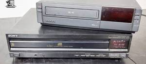lot 340 image: Sony 5 auto disc loading system Magnavox VHS HQ