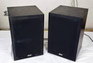 lot 341 image: Vintage Pair of KLH 900B 3 Way Speakers 140 Watts 8 Ohms 16.5 x 11 x 11