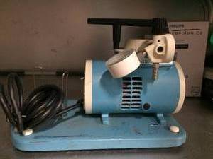 lot 28 image: Schuco-Vac 5711-130 Portable Aspirator&nbspEndoscopic Surgical Aspiration Vacuum Suction Pump Urgent Care Medical Clinic & Hospital Use - Many Uses For This High Power Suction Pump 