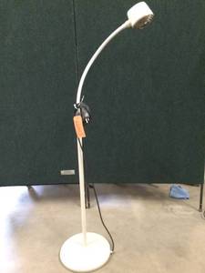 lot 48 image: MidmarkRitter Stationary Gooseneck Minor SurgerySurgical Light MEDICAL PROCEDURE LIGHT - Great Working Condition