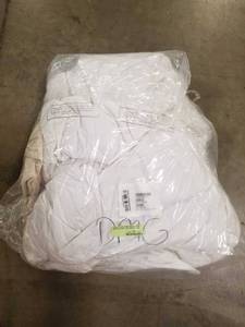 Legends� Luxury Geneva Hungarian King White Goose Down Super-Light Comforter