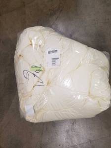 Legends Luxury Geneva PrimaLoft Deluxe Extra Warmth Ivory Queen Down Alternative Comforter