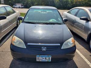 lot 2 image: 2002 Honda Civic - Halted due to paperwork