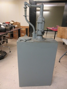 lot 515 image: OIL DISPENSING UNIT