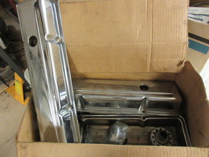 lot 517 image: CHEVY SMALL BLOCK VALVE COVERS