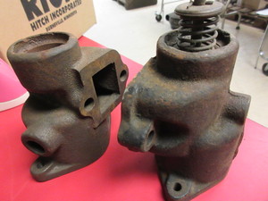 lot 519 image: BUICK STRAIGHT 8 WATER OUTLETS-NOS AND USED