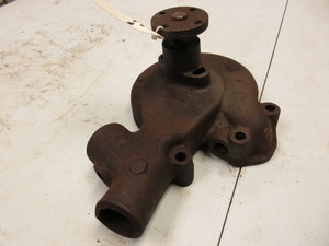 lot 535 image: 1940 BUICK WATER PUMP
