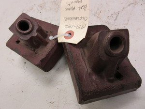 lot 536 image: 1939-42 OLDSMOBILE REAR MOTOR MOUNTS