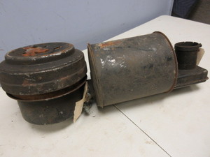 lot 542 image: 1949-1954 PONTIAC AIR CLEANER