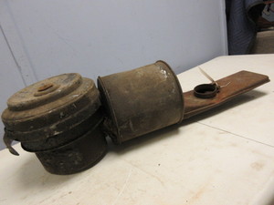lot 545 image: 1950-1951 BUICK AIR CLEANER