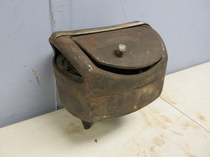 lot 564 image: 1938 () OLDSMOBILE ACCESSORY HEATER