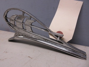 lot 585 image: 1936 PLYMOUTH HOOD ORNAMENT