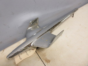 lot 587 image: 1954 CHEVROLET HOOD ORNAMENT