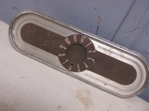 lot 588 image: 1941-1948 OLDSMOBILE CLOCK