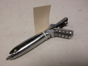 lot 603 image: 1940 BUICK TRUNK HINGES