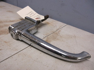 lot 604 image: 1939 BUICK LIMITED LOCKING DOOR HANDLE