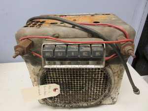 lot 613 image: 1950-1951 BUICK RADIO