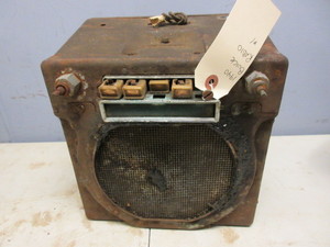lot 614 image: 1940 BUICK RADIO