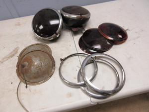 lot 620 image: STOP LIGHTS WITH EXTRA LENSES AND REFLECTORS