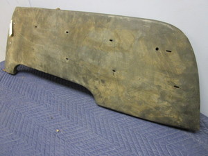 lot 627 image: 1942 BUICK LEFT FENDER SKIRT